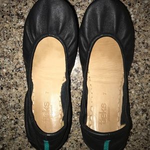 Tieks Black size 7 women’s shoe.